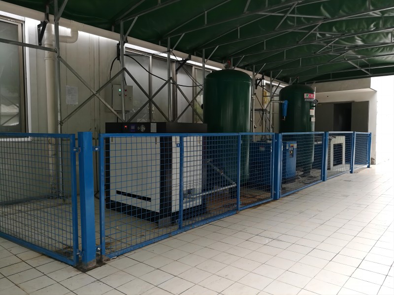 食品加工行業(yè)：智能無(wú)油空壓機(jī)成套設(shè)備使用現(xiàn)場(chǎng)實(shí)拍圖